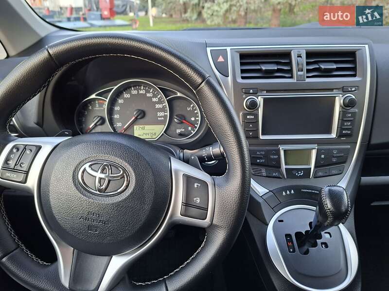 Микровэн Toyota Verso-S 2014 в Ивано-Франковске