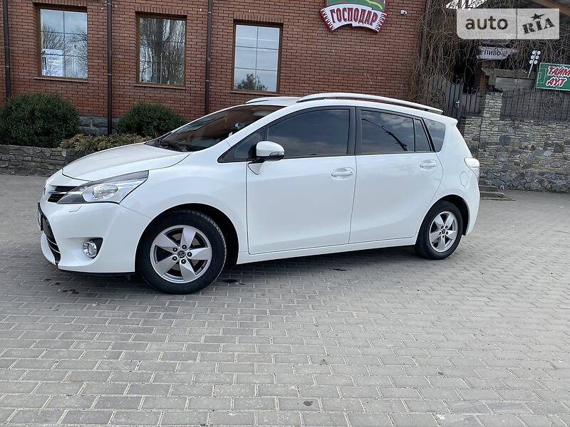 Мінівен Toyota Verso 2013 в Хмельницькому фото 13 Мінівен Toyota Verso 2013 в Хмельницькому