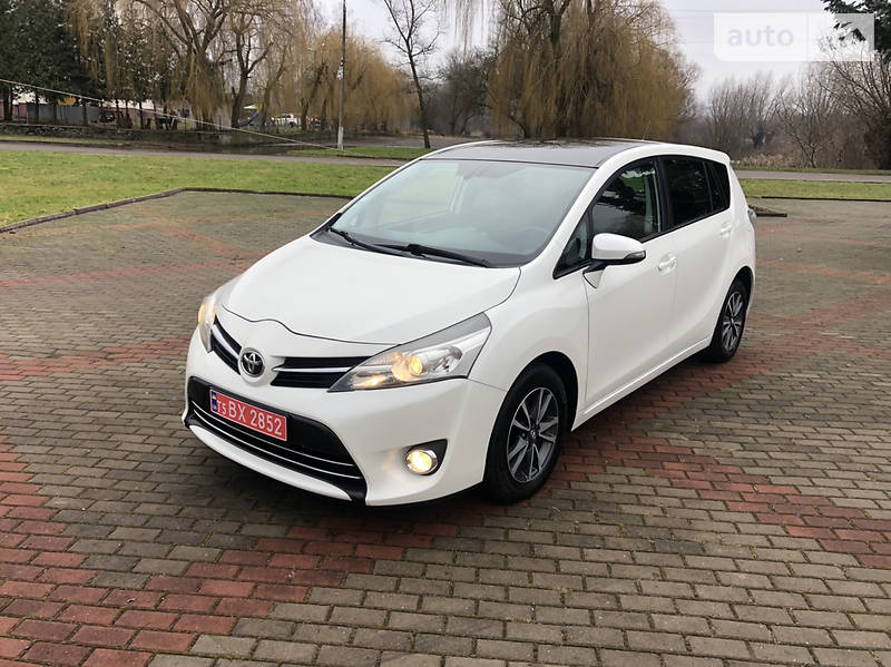 Минивэн Toyota Verso 2013 в Луцке