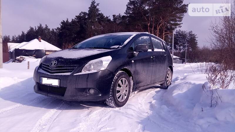 Универсал Toyota Verso 2010 в Киеве