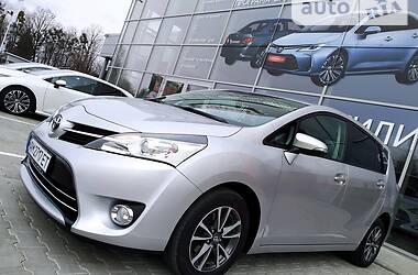 Минивэн Toyota Verso 2013 в Житомире