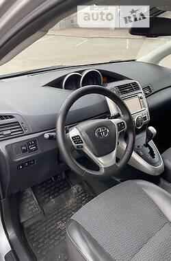 Мінівен Toyota Verso 2012 в Умані