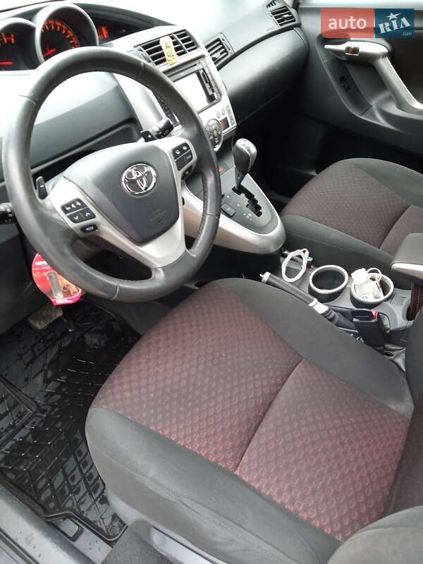 Минивэн Toyota Verso 2011 в Тернополе