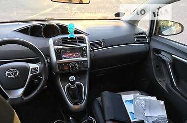 Мінівен Toyota Verso 2014 в Житомирі