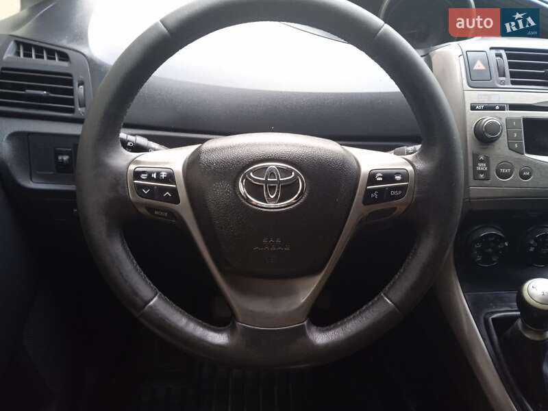 Минивэн Toyota Verso 2010 в Шепетовке