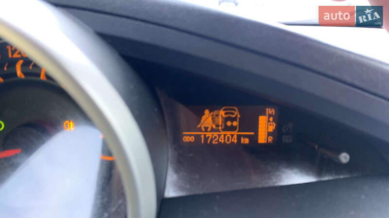 Мінівен Toyota Verso 2011 в Конотопі