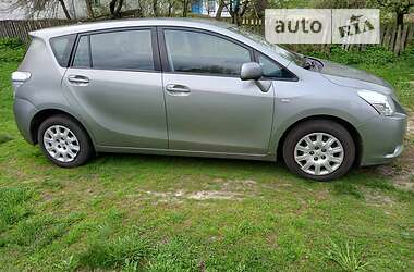 Мінівен Toyota Verso 2011 в Конотопі