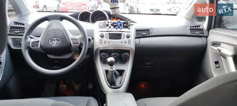 Мінівен Toyota Verso 2011 в Чернігові
