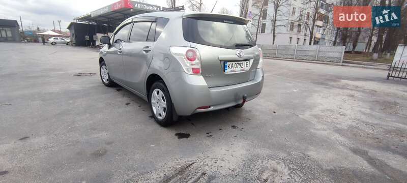 Минивэн Toyota Verso 2011 в Чернигове