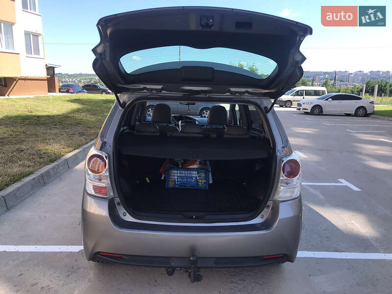 Мінівен Toyota Verso 2014 в Хмельницькому