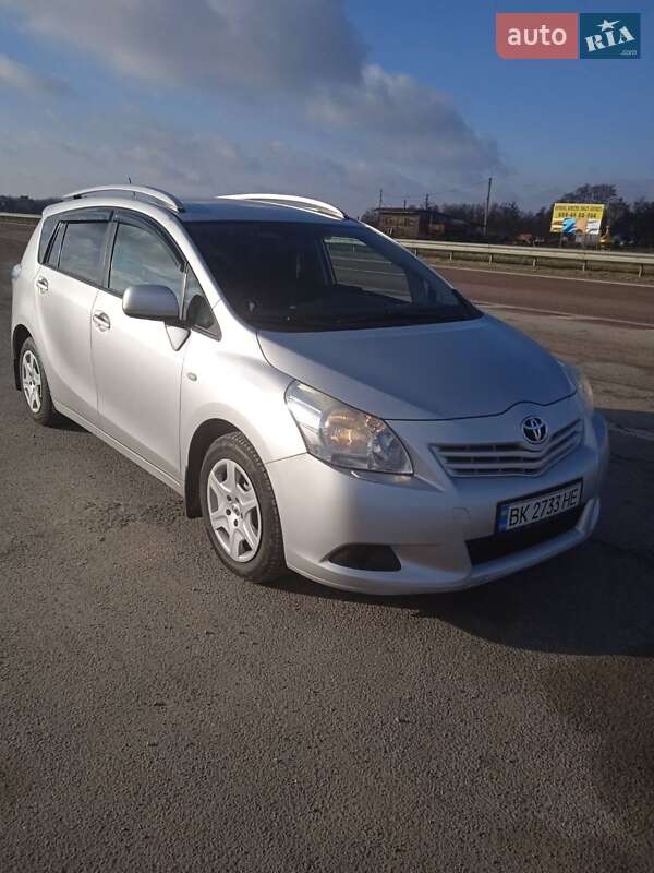 Toyota Verso 2010