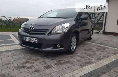 Минивэн Toyota Verso 2010 в Измаиле