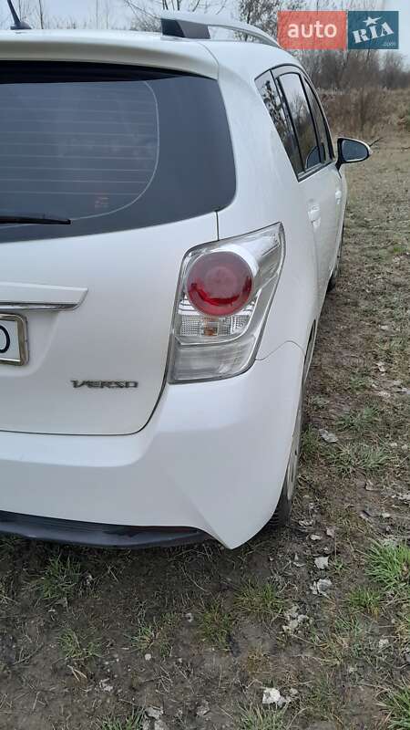 Минивэн Toyota Verso 2014 в Житомире