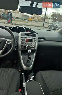 Минивэн Toyota Verso 2010 в Киеве