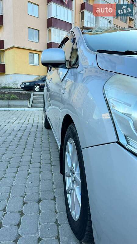 Минивэн Toyota Verso 2009 в Каменец-Подольском фото 16 Минивэн Toyota Verso 2009 в Каменец-Подольском