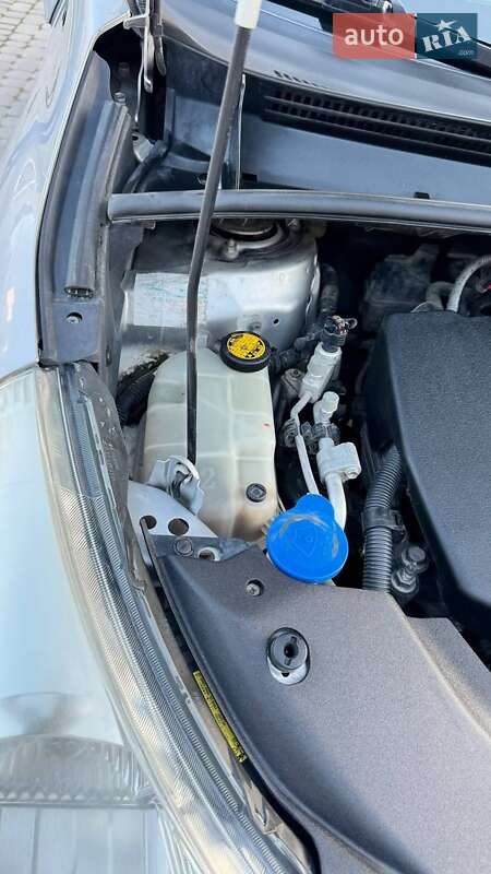 Минивэн Toyota Verso 2009 в Каменец-Подольском фото 41 Минивэн Toyota Verso 2009 в Каменец-Подольском