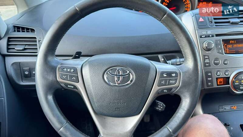 Минивэн Toyota Verso 2009 в Каменец-Подольском фото 55 Минивэн Toyota Verso 2009 в Каменец-Подольском