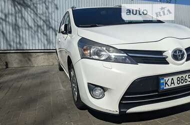 Минивэн Toyota Verso 2015 в Киеве