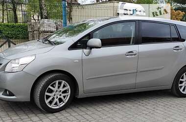 Минивэн Toyota Verso 2011 в Золочеве