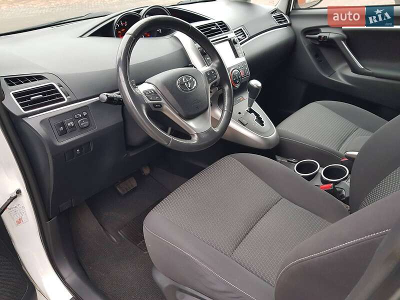 Минивэн Toyota Verso 2014 в Черкассах