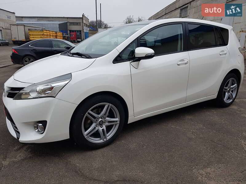 Минивэн Toyota Verso 2014 в Черкассах