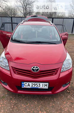 Мінівен Toyota Verso 2012 в Умані