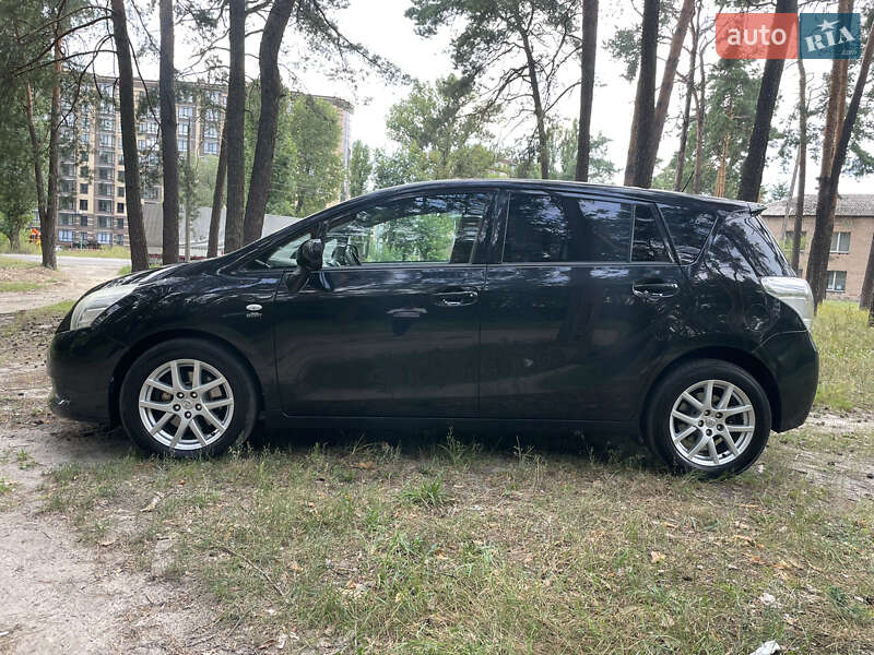 Мінівен Toyota Verso 2010 в Чернігові