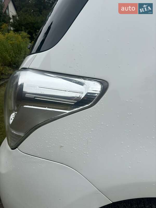 Мінівен Toyota Verso 2012 в Тернополі