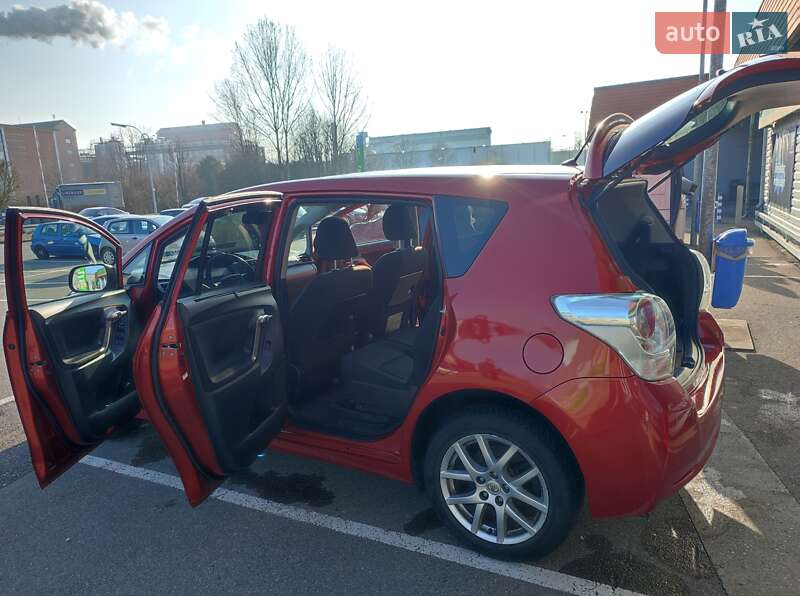 Мінівен Toyota Verso 2009 в Хмельницькому