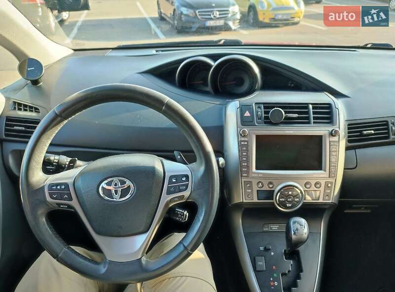 Мінівен Toyota Verso 2009 в Хмельницькому