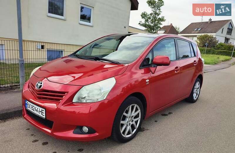 Мінівен Toyota Verso 2009 в Хмельницькому