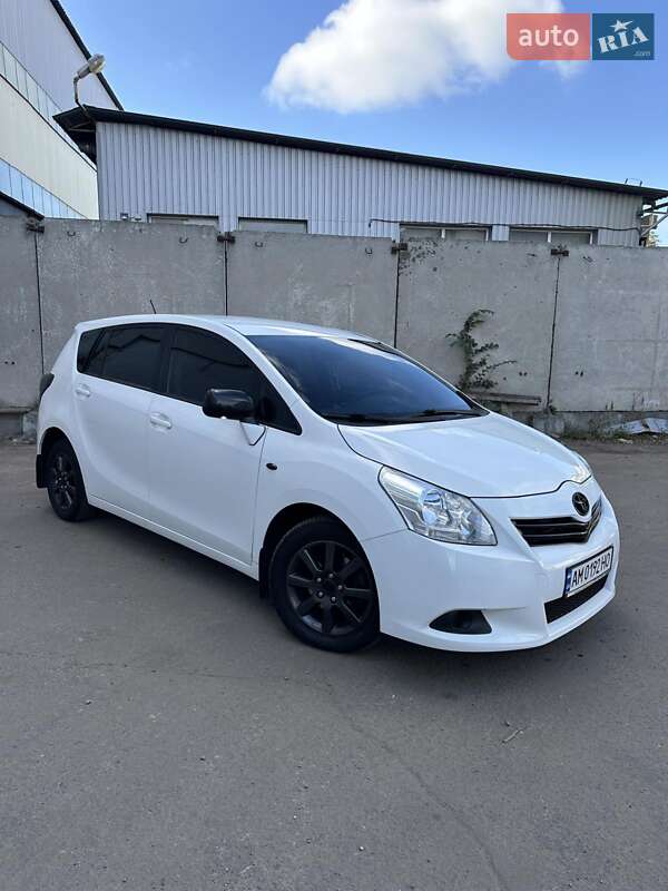 Toyota Verso 2011
