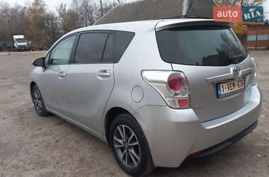 Мінівен Toyota Verso 2013 в Луцьку