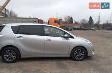 Мінівен Toyota Verso 2013 в Луцьку