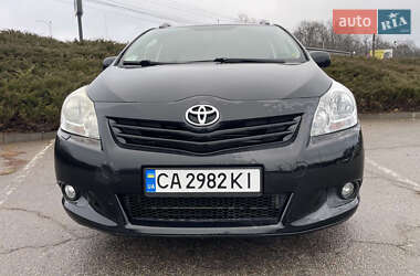 Мінівен Toyota Verso 2010 в Києві