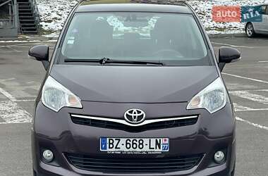 Минивэн Toyota Verso 2011 в 