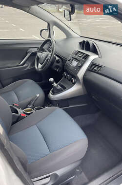 Минивэн Toyota Verso 2015 в 