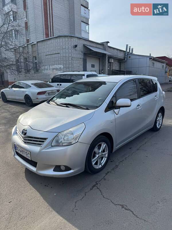 Мінівен Toyota Verso 2009 в Шумську