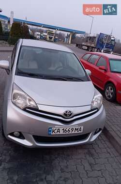 Мінівен Toyota Verso 2012 в 