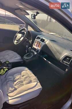 Мінівен Toyota Verso 2012 в 