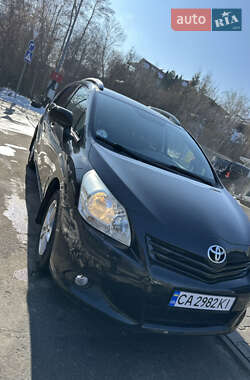 Мінівен Toyota Verso 2010 в Києві