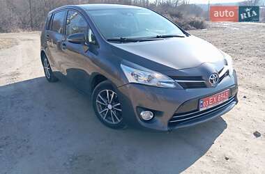 Мінівен Toyota Verso 2017 в Красилові