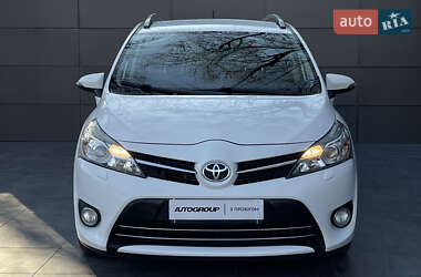 Минивэн Toyota Verso 2017 в 