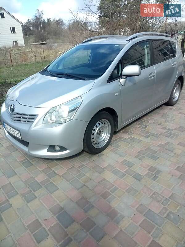 Toyota Verso 2011
