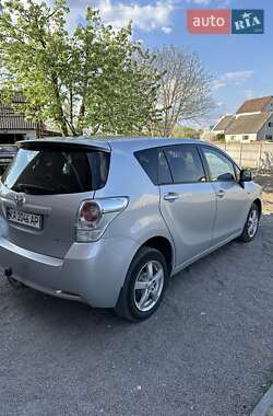 Минивэн Toyota Verso 2012 в 