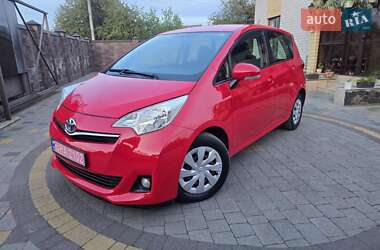 Минивэн Toyota Verso 2012 в 