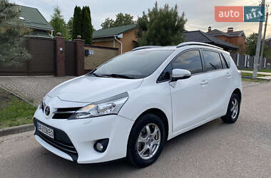 Минивэн Toyota Verso 2014 в 