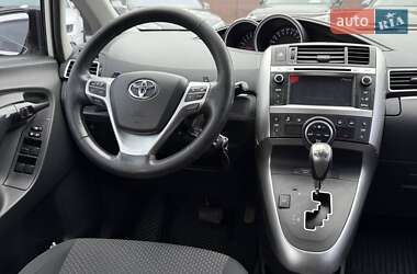 Минивэн Toyota Verso 2013 в 