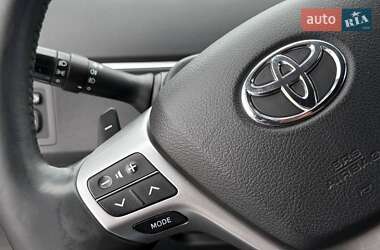 Минивэн Toyota Verso 2013 в 