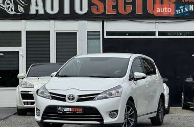 Минивэн Toyota Verso 2013 в 